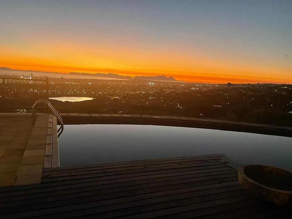 43 On Sandstone Hotel Cape Town Guest house